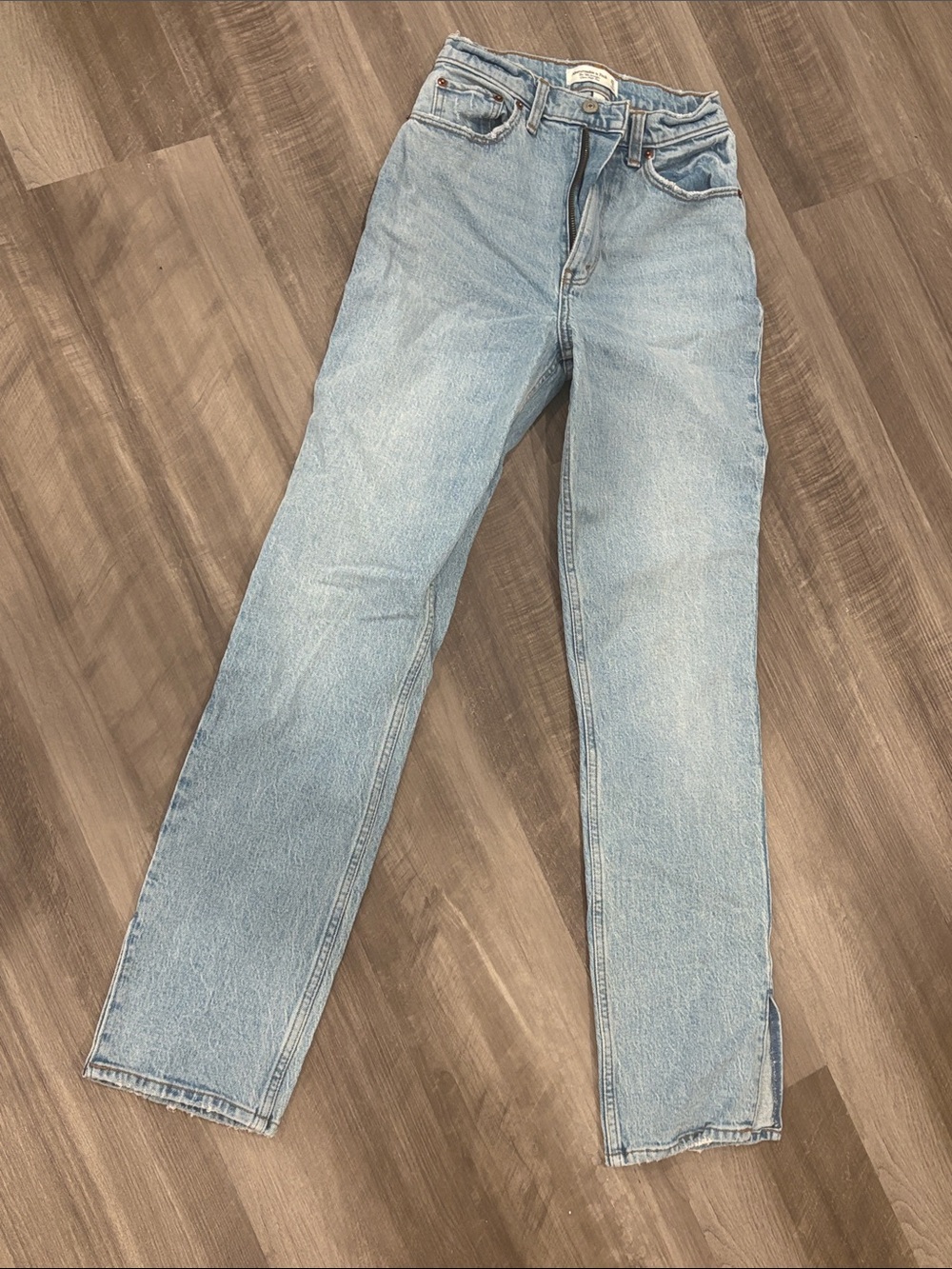 A&F curve love 90s straight jeans